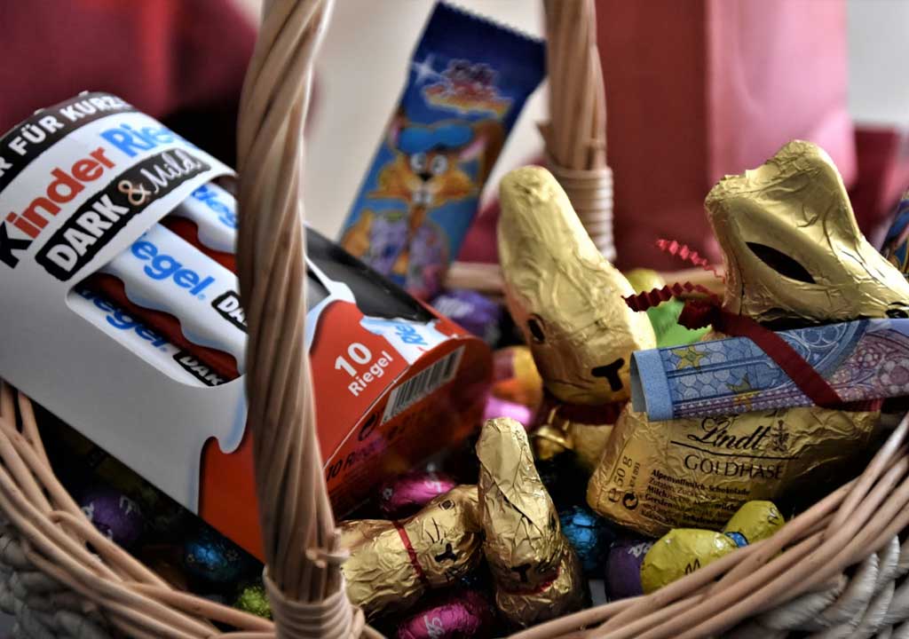 Global Flavour, Local Cheer: International Seasonal Themes for Christmas Hampers